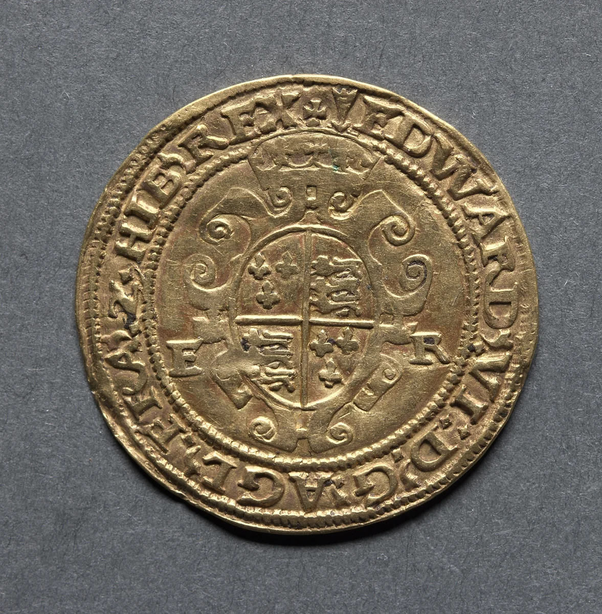 Half Sovereign: Crowned Royal Arms (reverse) by Unknown, metalwork, 1549-1550