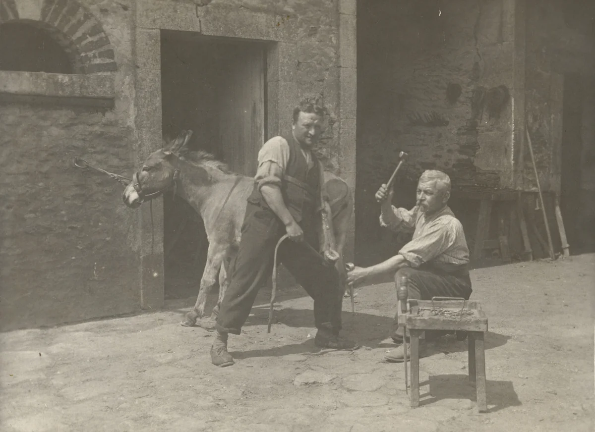 Maréchal-ferrant, Photographie R. Sorin, Parennes by Unidentified Photographer, photograph, 1905