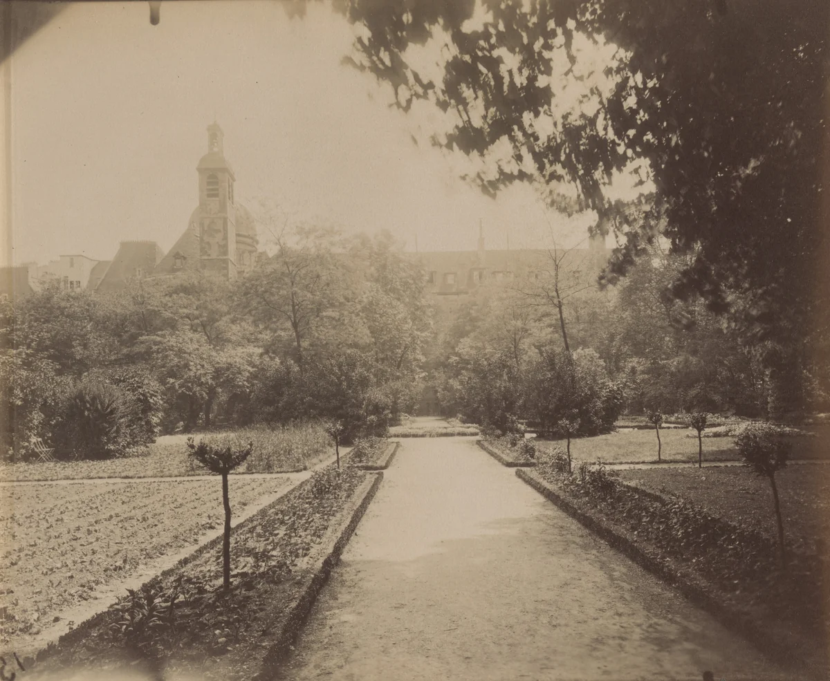 Ancien couvent des Carmes. Rue de Vaugirard 70 by Eugène Atget, photograph, 1914