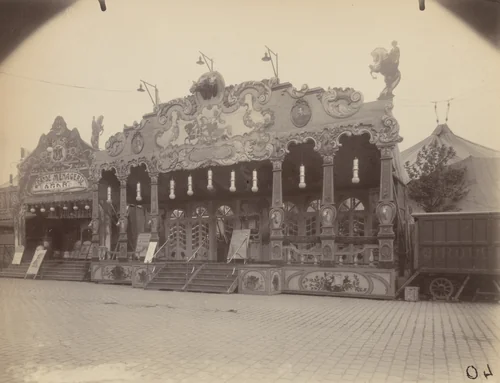 Fête du Trône by Eugène Atget, photograph, 1924