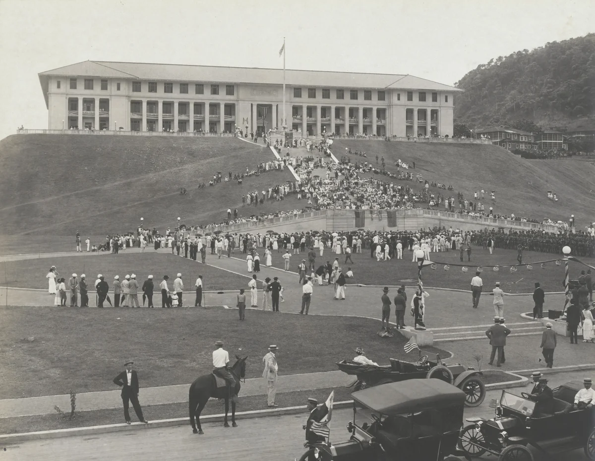 Patriotic excercises at Balboa, C.Z. The people gathered near the Administration Building by Unidentified Photographer, photograph, 1915