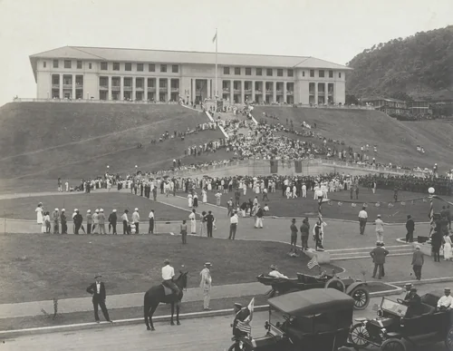 Patriotic excercises at Balboa, C.Z. The people gathered near the Administration Building by Unidentified Photographer, photograph, 1915