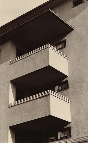 Cologne Kalkerfeld Settlement, Balcony of the Penthouse of the "Blue Court" by Werner Mantz, photograph, 1928