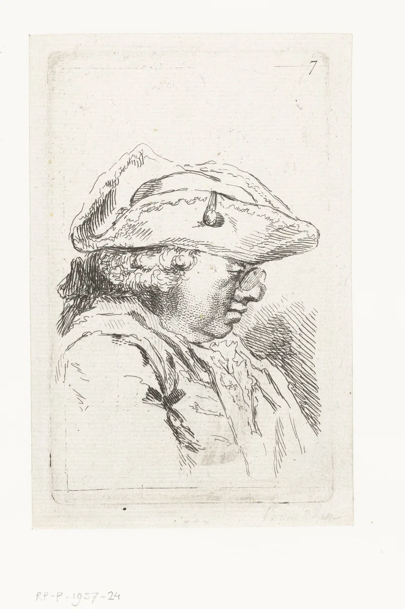 Hoofd van een man met bril en tricorne by François Boucher, print, 1727-1755