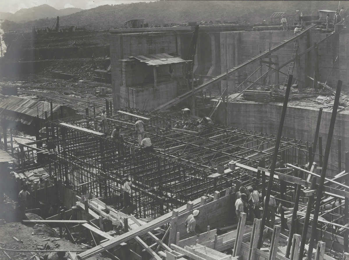 Balboa Terminals. Dry Dock No. 1. Reinforcing in Discharge Culvert by Unidentified Photographer, photograph, 1915