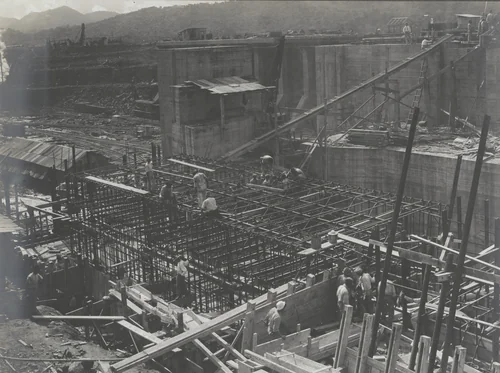 Balboa Terminals. Dry Dock No. 1. Reinforcing in Discharge Culvert by Unidentified Photographer, photograph, 1915