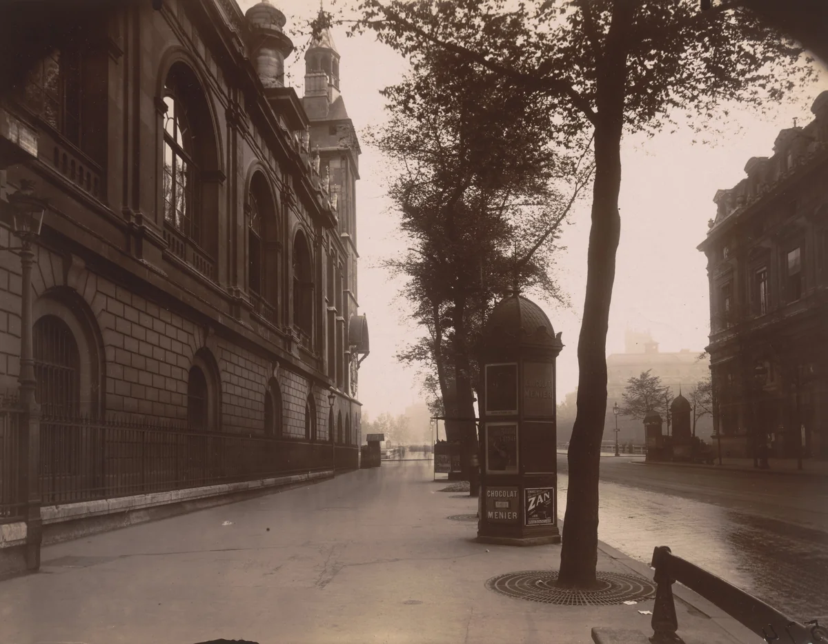 Palais de Justice by Eugène Atget, photograph, 1925