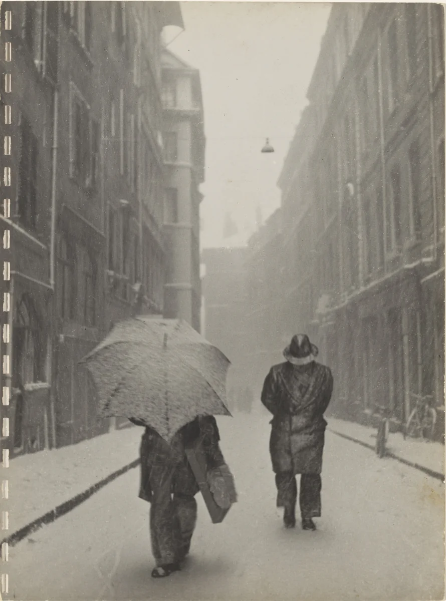 40 Fotos, page 26 by Robert Frank, photograph, 1946
