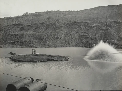 Gaillard Cut -- Culebra. Slide of Sept. 18-19, looking east. Showing island which come up from 30 ft of water, also a boulder blast by Unidentified Photographer, photograph, 1915