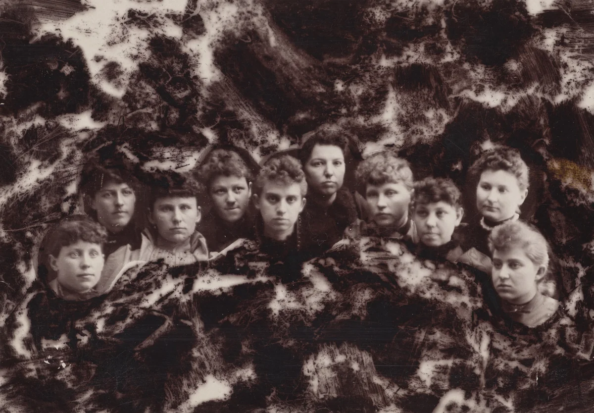 Untitled by Traveler, photograph, 1900