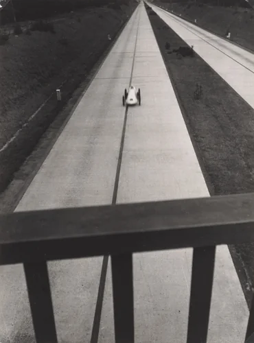 Untitled (Bobby Kohlrausch's record attempt on the Reichsautobahn) by Paul Wolff, photograph, 1936