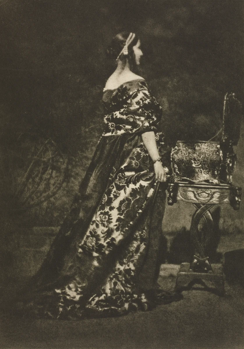 Camera Work: Portrait - The Gown and the Casket by David Octavius Hill, book, 1909