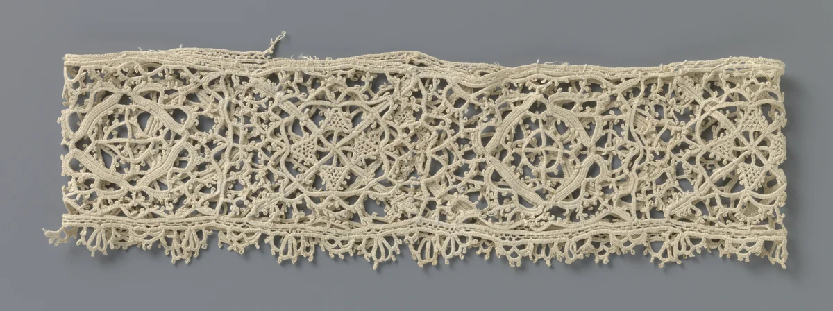 Strook gehaakte kant met reticella motieven by anonymous, other, 1890-1909
