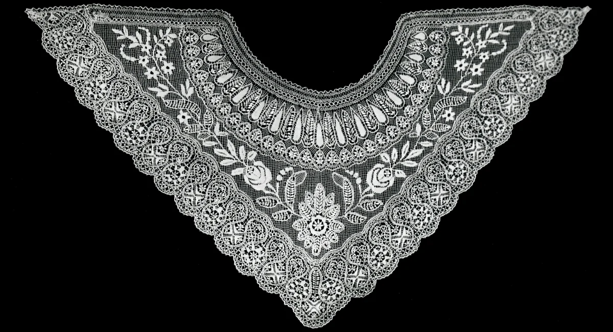 Cape Collar by Malta, textile, 1850-1875