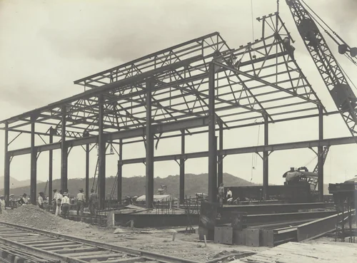 Balboa Terminals. Building #29. Erecting steel by Unidentified Photographer, photograph, 1916