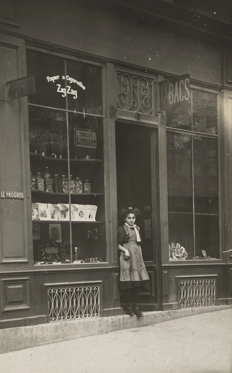 Tabacs, Papier à cigarettes Zig Zag by Unidentified Photographer, photograph, 1905