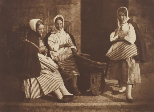 Mrs. Logan and Two Unknown Women, Newhaven by David Octavius Hill and Robert Adamson, photograph, 1843-1847