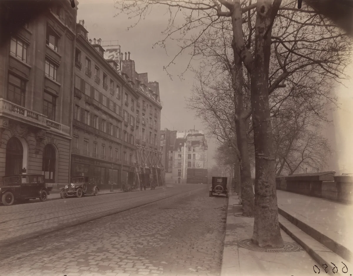 Quai des Grands Augustins by Eugène Atget, photograph, 1926