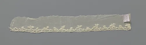 Strook machinale kant met een rococorand van naaldkant by anonymous, other, 1775-1795