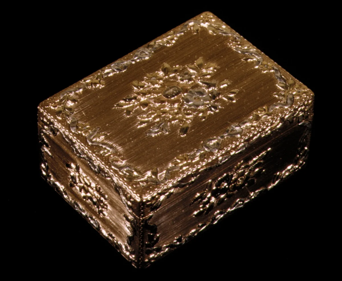 Snuffbox by Charles Le Bastier, metalwork, 1758-1759