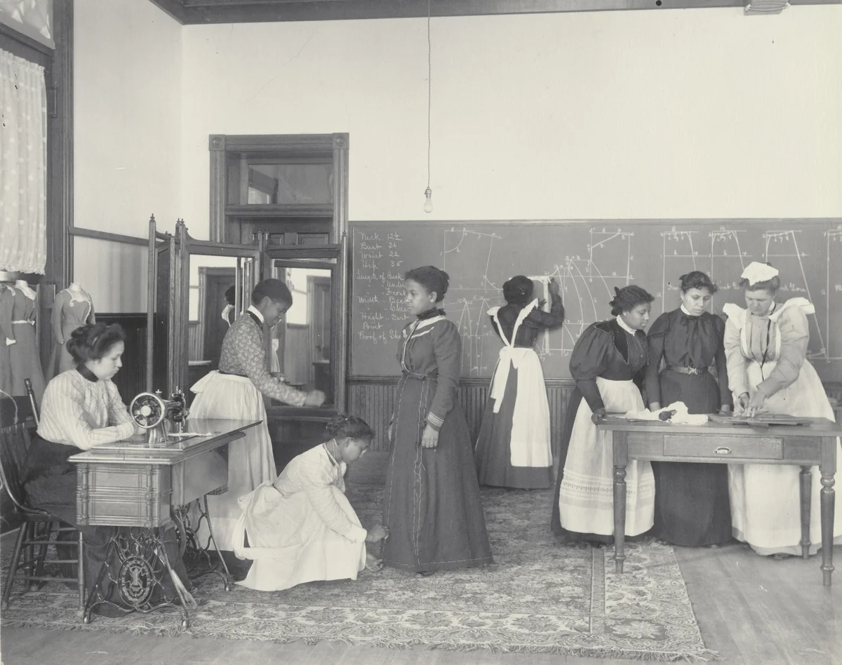 A Class in dress-making by Frances Benjamin Johnston, photograph, 1899