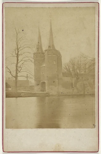 Gezicht op de Oostpoort in Delft by anonymous, photograph, 1870-1900