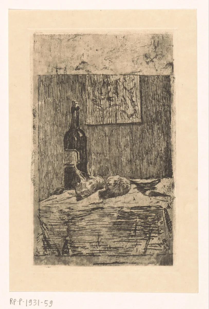 Stilleven met wijnfles en knoflook by Martinus van Regteren Altena, print, 1876-1908