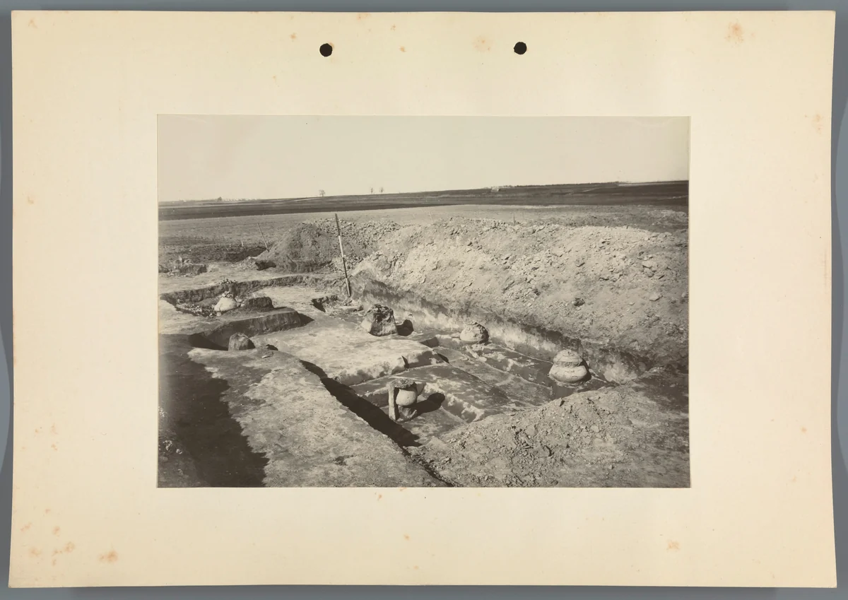Archeologische opgravingen in Hongarije by Albert Egges van Giffen, photograph, 1928