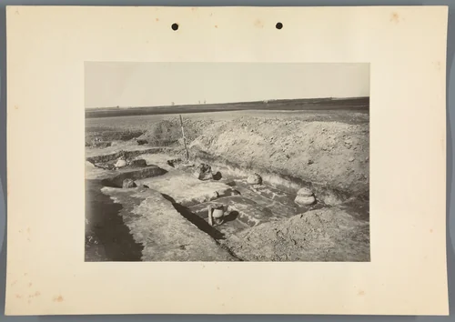 Archeologische opgravingen in Hongarije by Albert Egges van Giffen, photograph, 1928