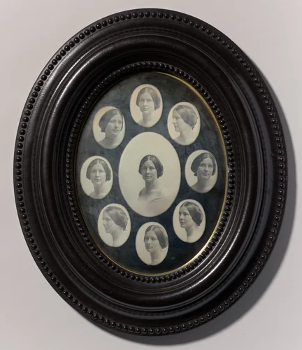 Medallion Portrait of a Woman by Albert Sands Southworth, photograph, 1845-1855