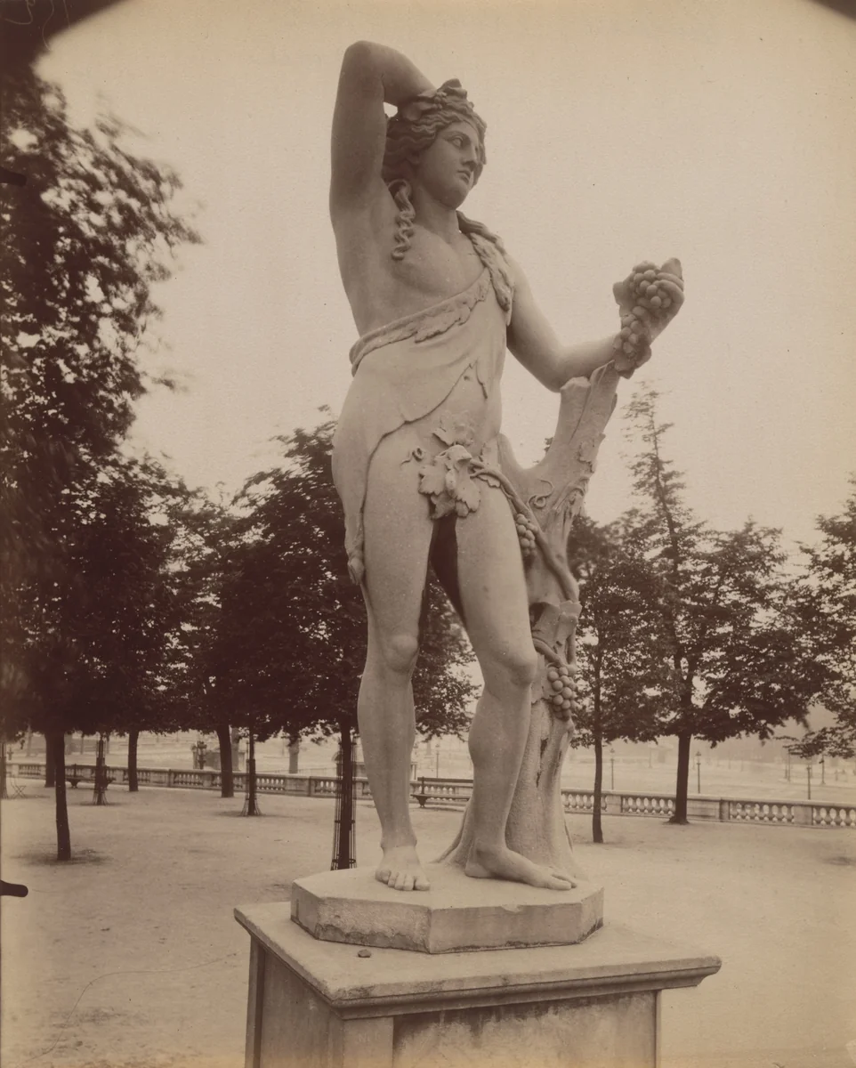 Tuileries - Rond Point / orangerie by Eugène Atget, photograph, 1911