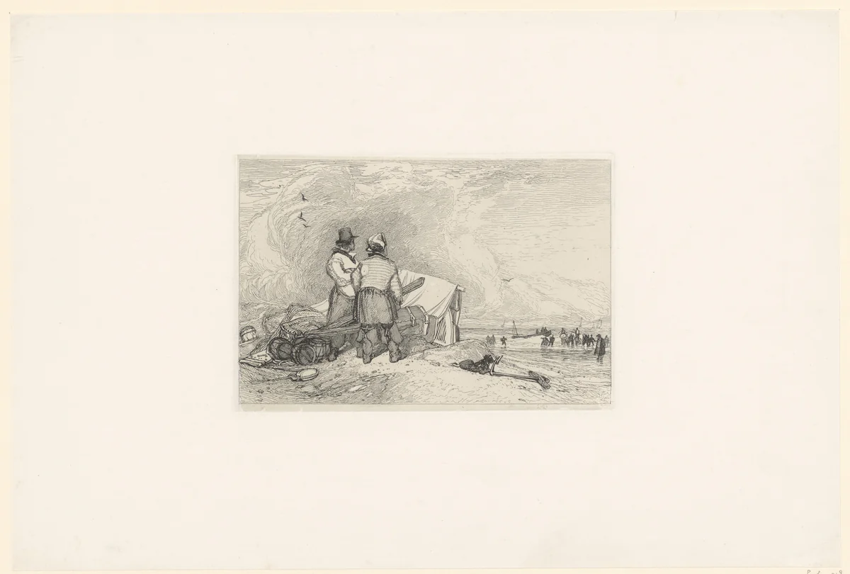Twee mannen kijken naar een boot die op het strand wordt binnengehaald by John Sell Cotman, print, 1792-1842