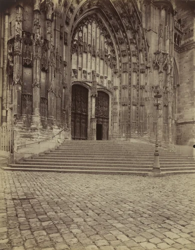 Beauvais. Portail cathédrale by Eugène Atget, photograph, 1904