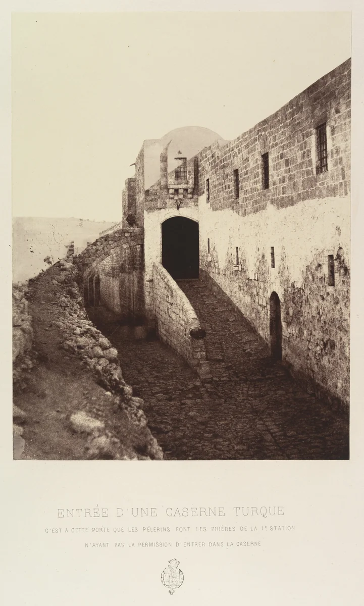 Entrée d'une caserne turque. C'est a cette porte que les pèlerins font les prières de la 1e Station. N'ayant pas la permission d'entrer dans la caserne by Louis de Clercq, photograph, 1860