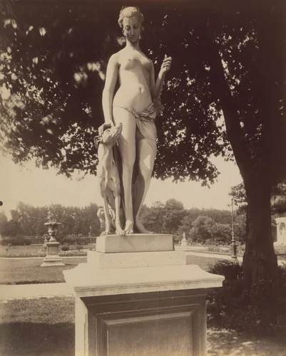 Tuileries - statue / par l'Eveque by Eugène Atget, photograph, 1911