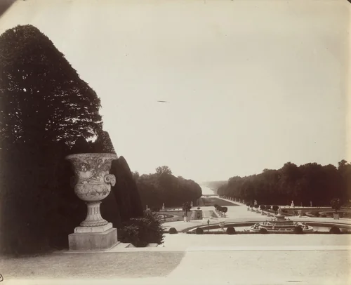 Versailles, parc by Eugène Atget, photograph, 1901