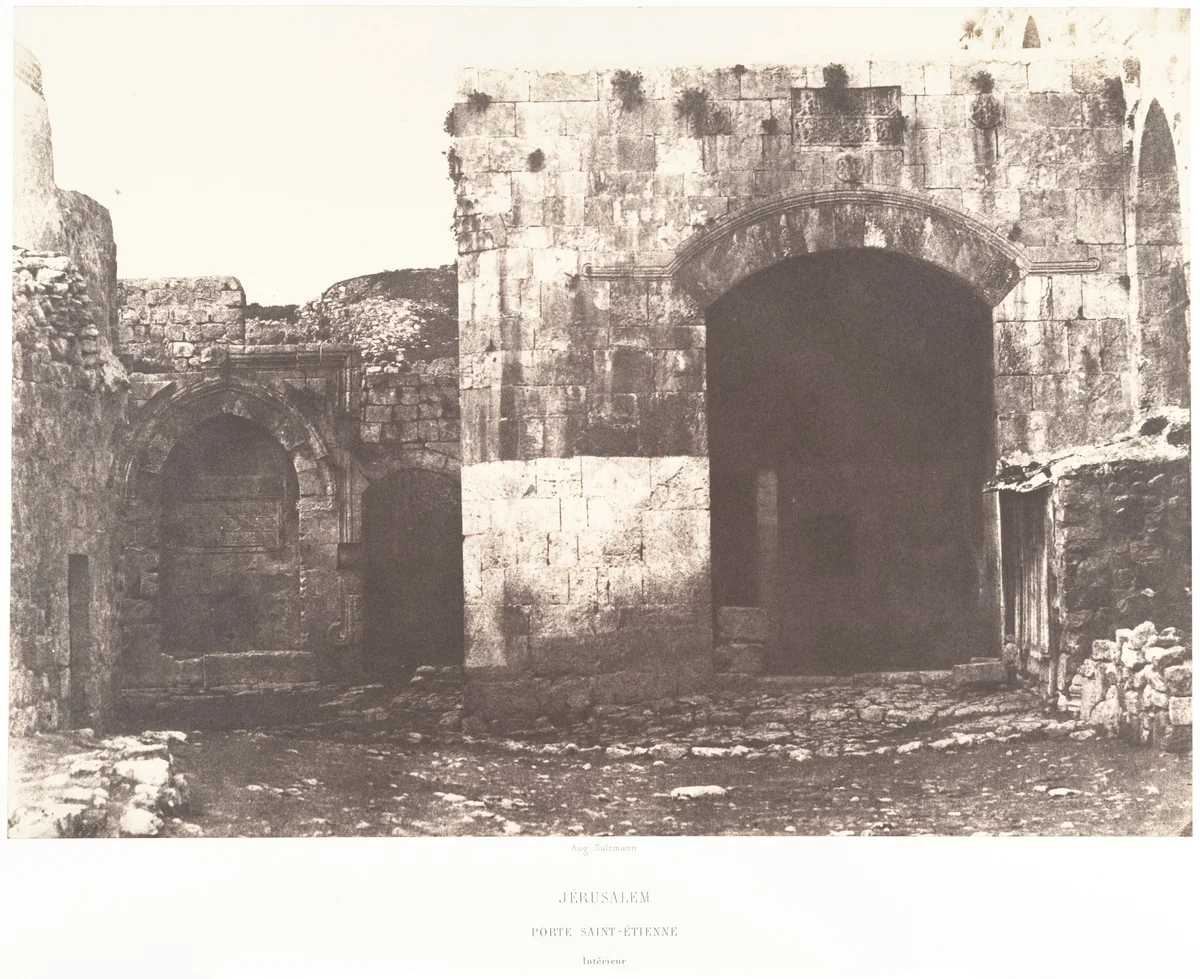 Jérusalem, Porte Saint-Étienne, Intérieur by Auguste Salzmann, photograph, 1854-1859
