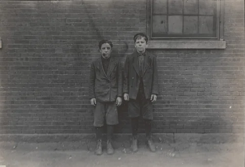 Great Falls Manufacturing Co., Somersworth, New Hampshire by Lewis Wickes Hine, photograph, 1909