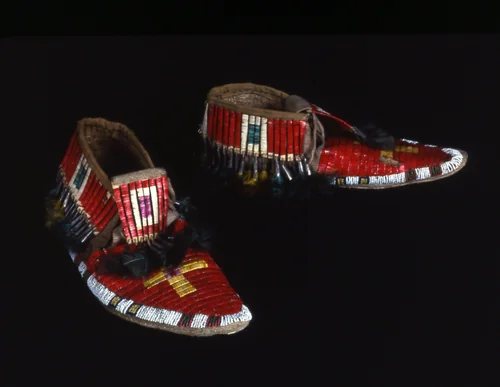 Pair of Moccasins by Santee Sioux Plains, textile, 1875-1900