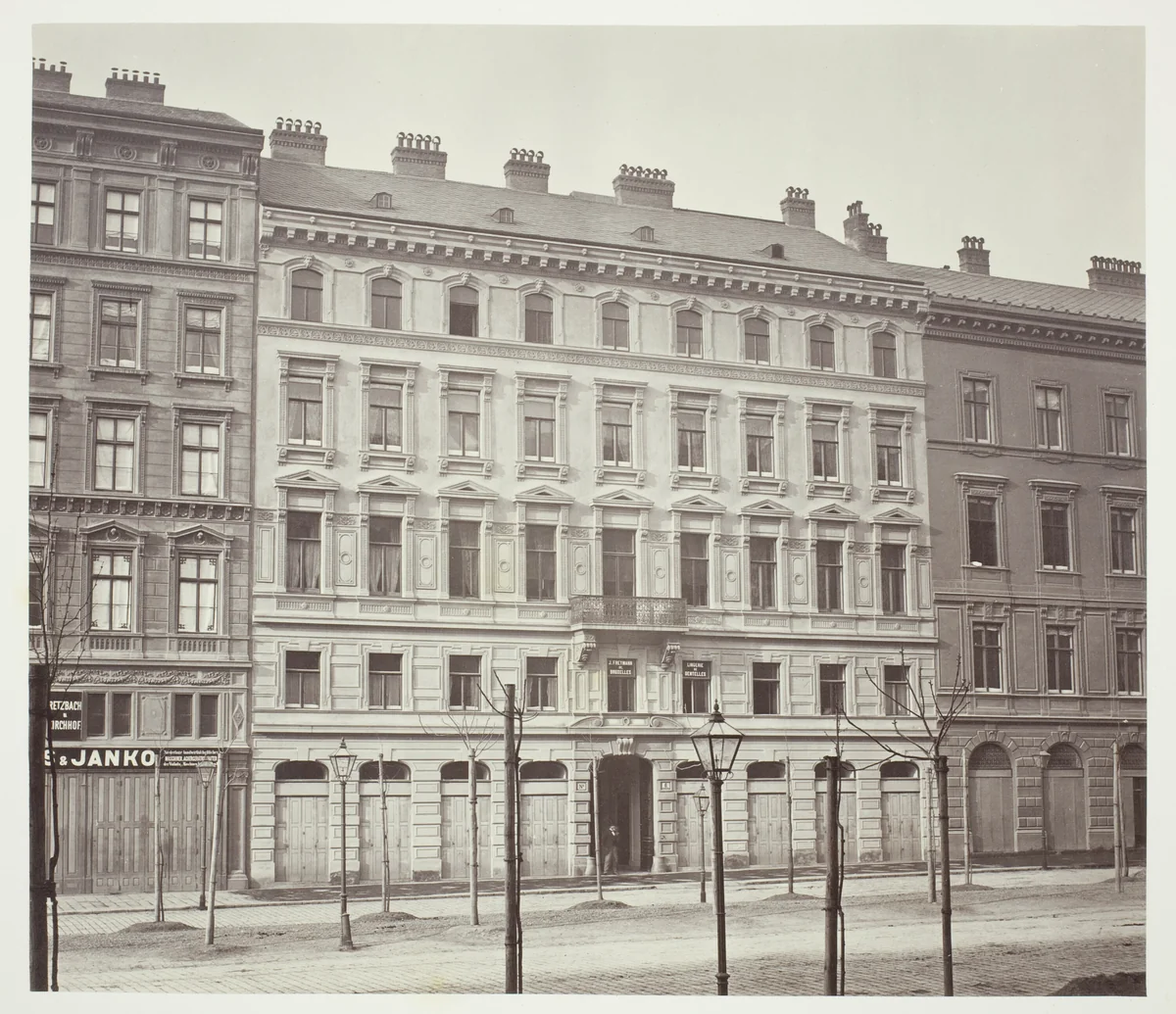 Kärnthner-Ring No. 6, Wohnhaus des Herrn A. J. H. Kann by Artist Unknown, photograph, 1860-1869