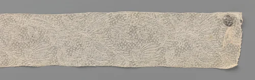 Strook kloskant met lange gevederde en omkrullende bladeren by anonymous, other, 1760