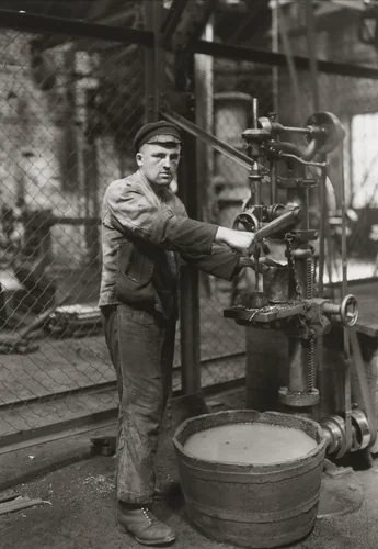 Machine Operator by August Sander, photograph, 1926
