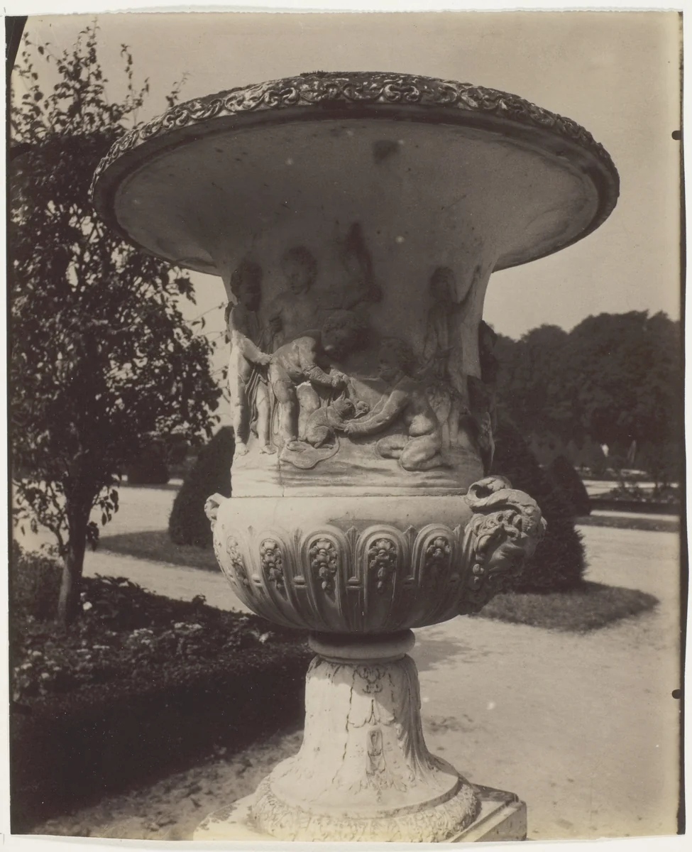 Versailles, Vase by Jean-Eugène-Auguste Atget, photograph, 1905