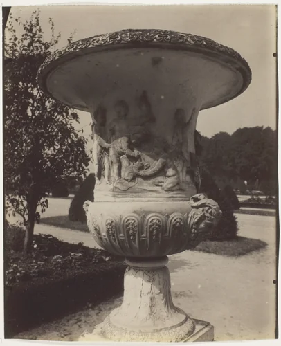 Versailles, Vase by Jean-Eugène-Auguste Atget, photograph, 1905