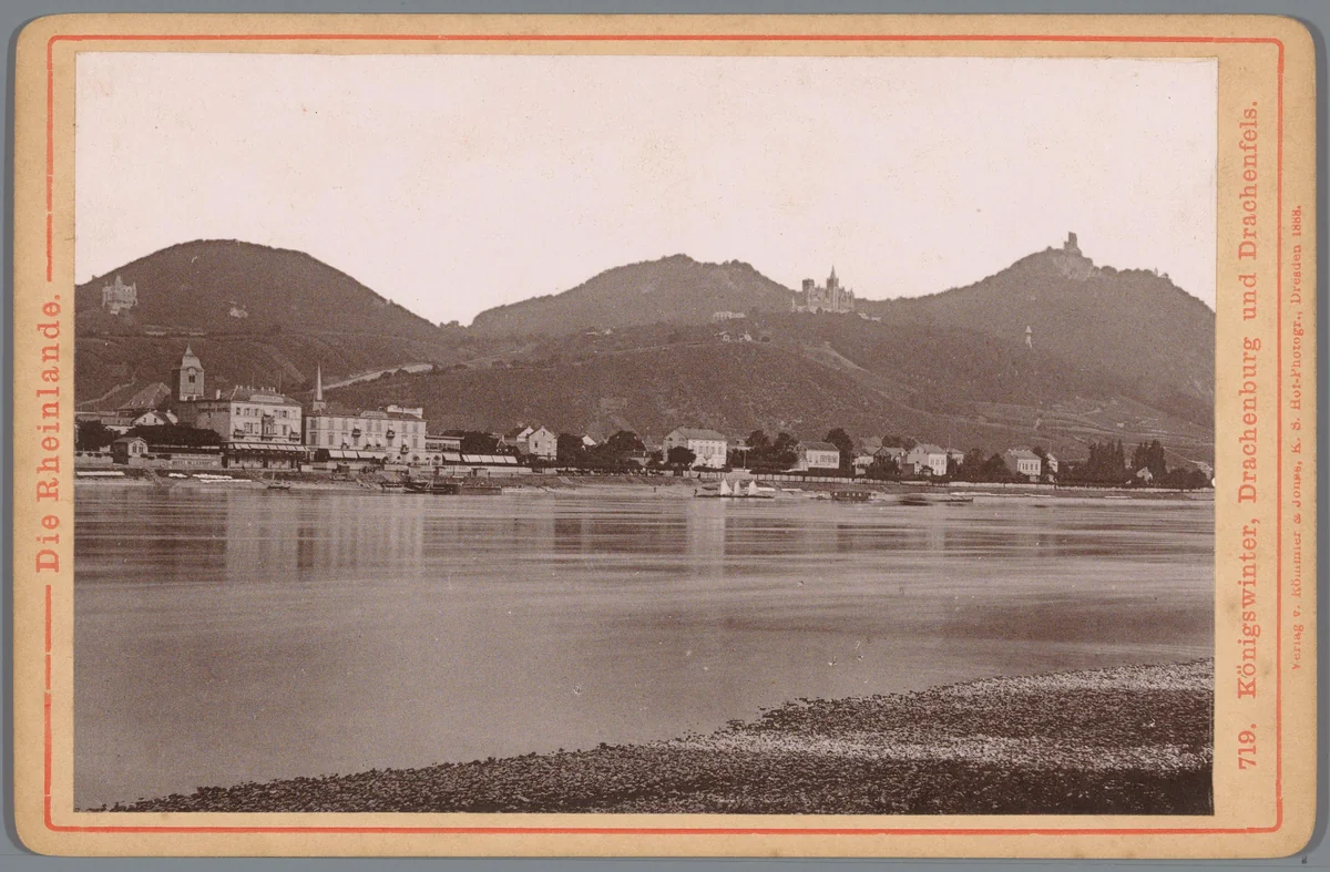 Gezicht op Königswinter, de Drachenburg en de Drachenfels by anonymous, photograph, 1888