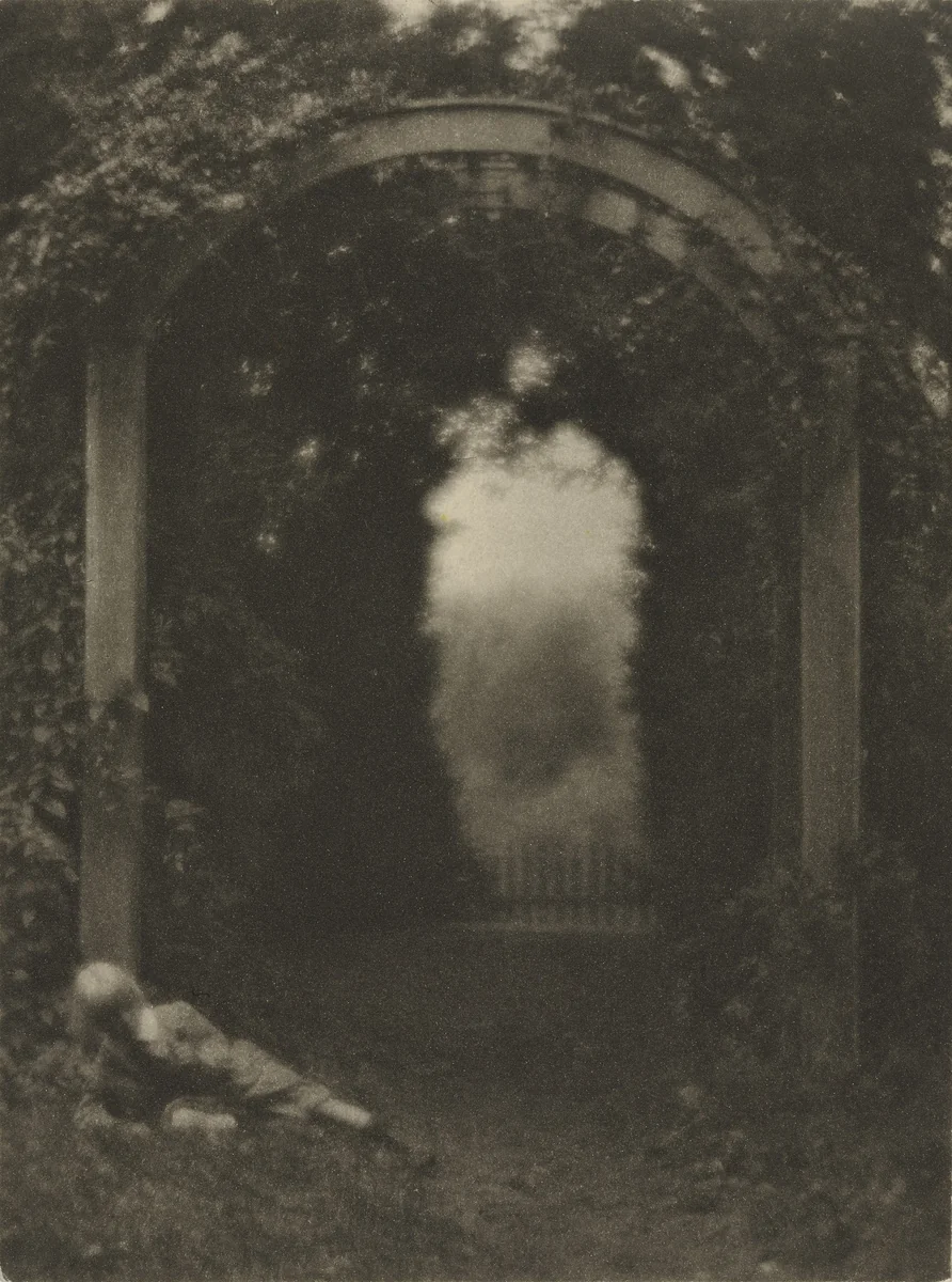 Entrance to the Garden by Clarence H. White, photograph, 1906