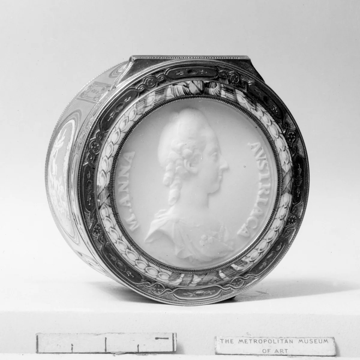 Snuffbox by Philippe Ernst Schindler, metalwork, 1761-1771