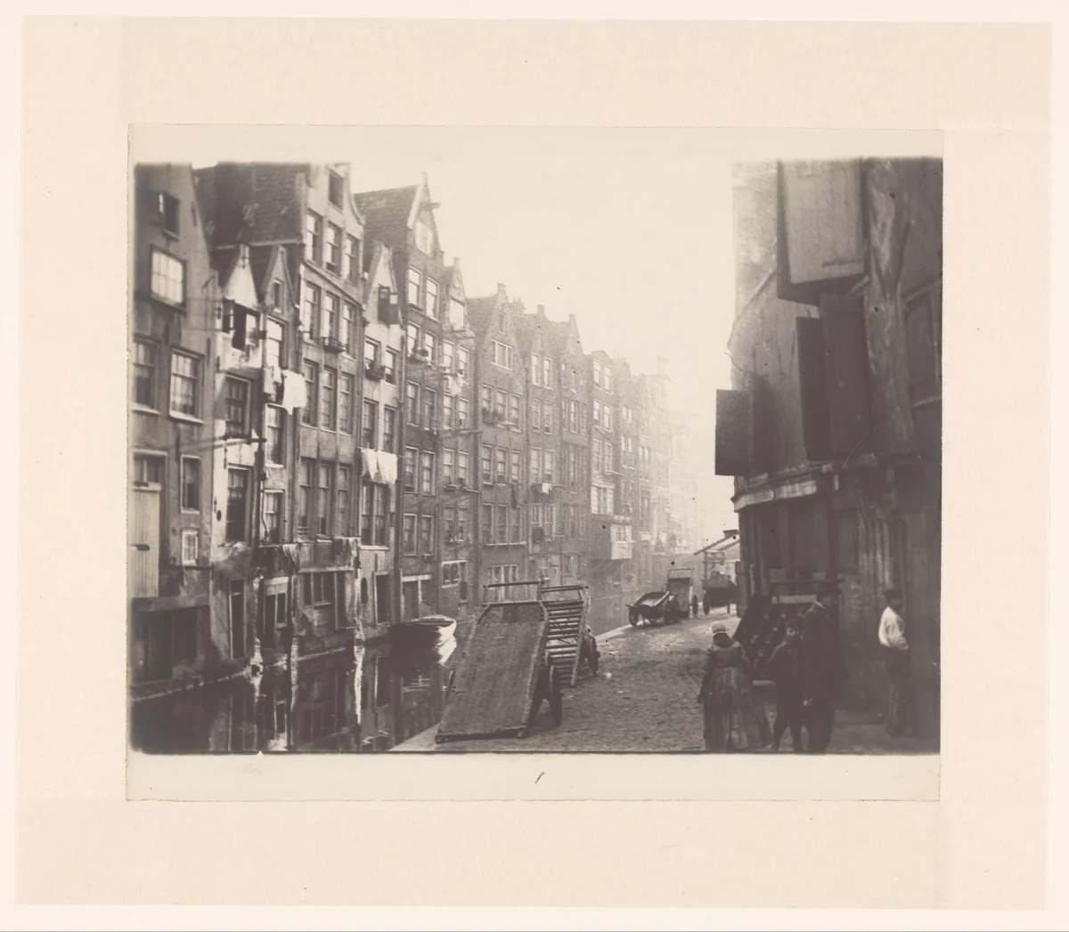 Oudezijds Achterburgwal and Het Kolkje, Amsterdam by George Hendrik Breitner, photograph, 1894-1898