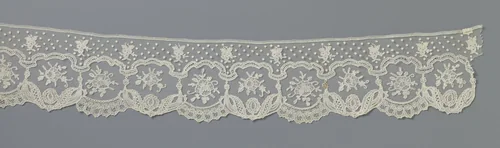 Strook van applicatiekant met bijou op de slingers voor een crinoline-japon by anonymous, other, 1850-1860