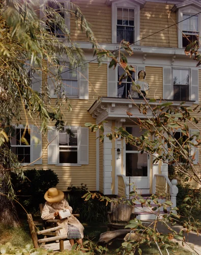 Reading, Provincetown, Massachusetts by Joel Meyerowitz, photograph, 1976